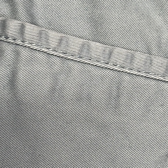 Old Navy Favorite Khakis Perfect 3 1/5” shorts Size 4 low-rise - Picture 6 of 7